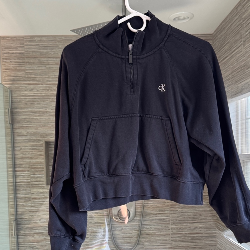 Calvin Klein Black Cropped Sweatshirt